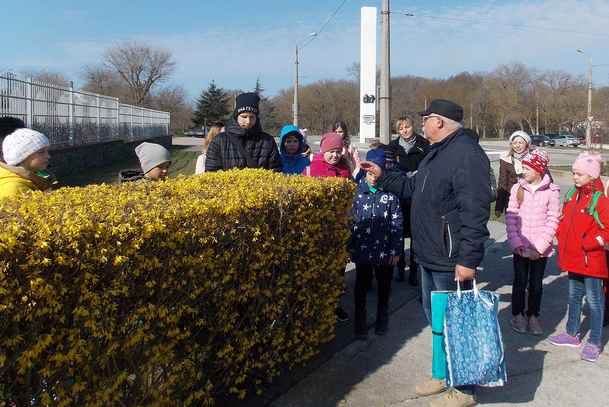 Евпаторийская здравница :: Новости » Экология » Евпатория: цвет марта