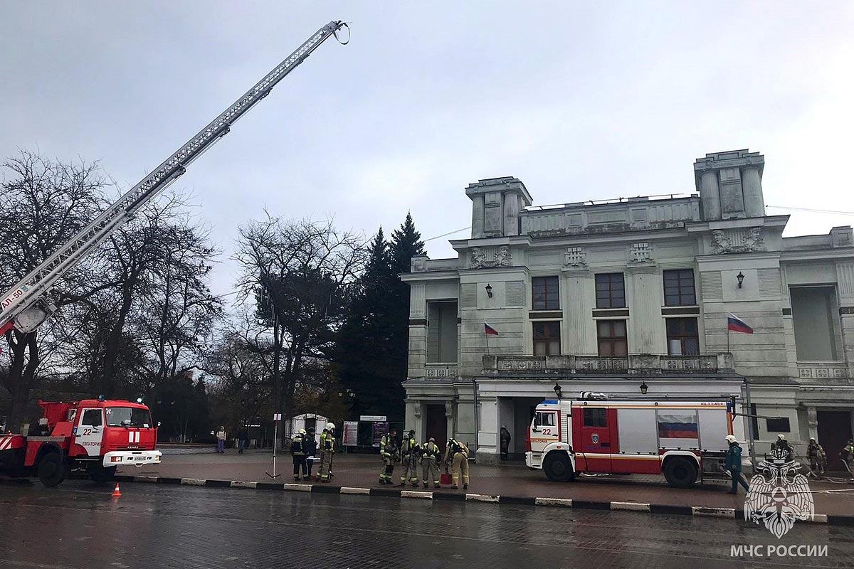 театр пушкина в евпатории